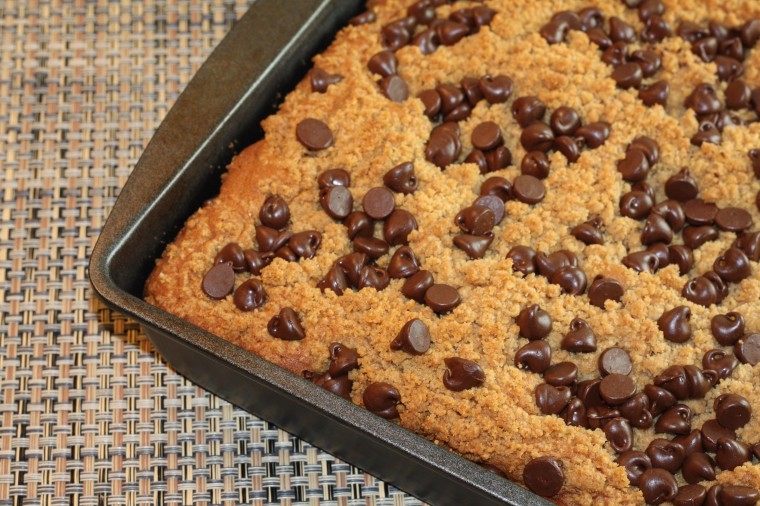 Chocolate and Peanut Butter Streusel Cake – First Look, Then Cook